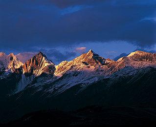 回合制肉鸽元素 《魔法尖塔》下周登陆抢先体验平台